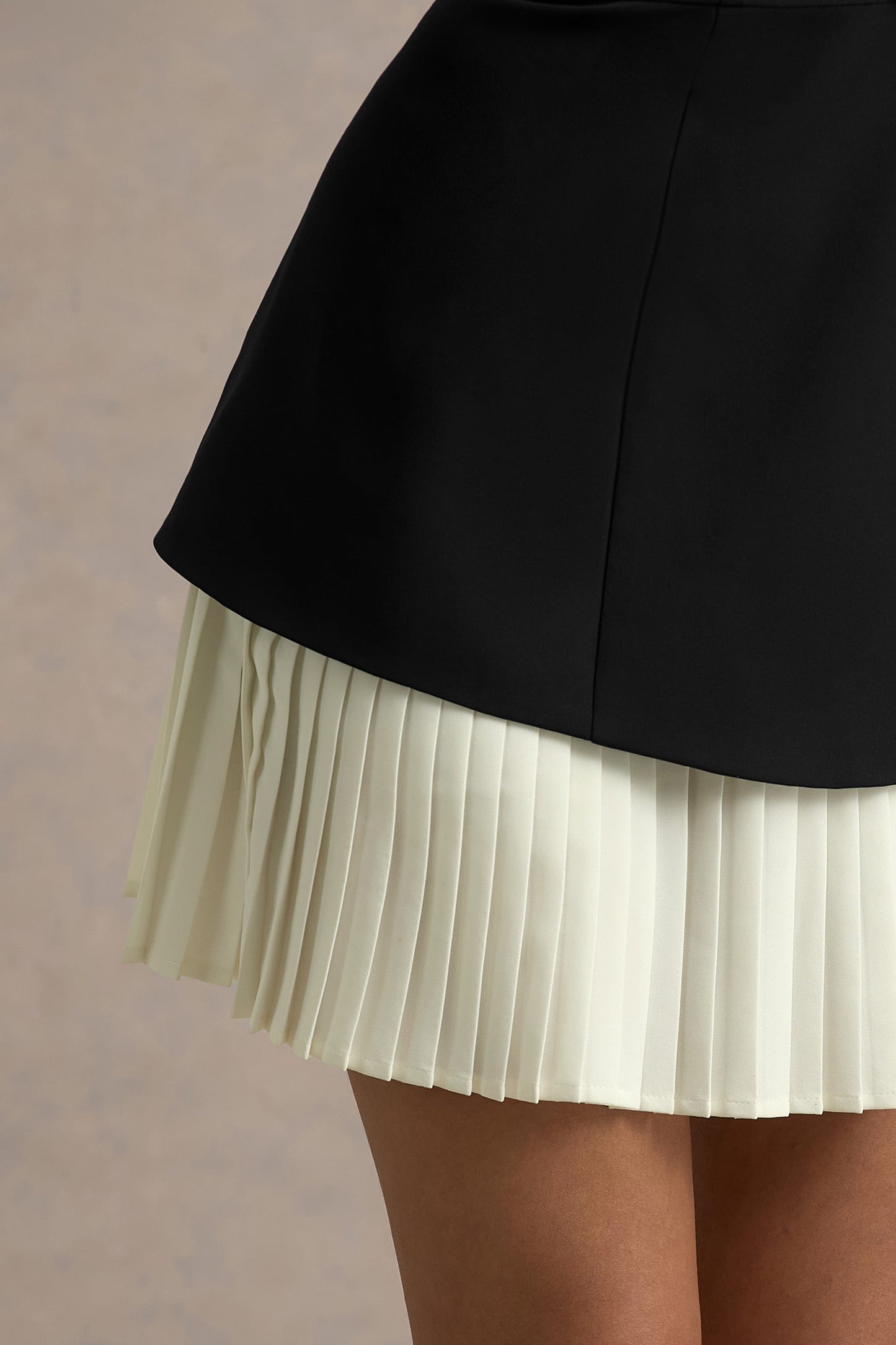 Lysette | Black Sweetheart Long-Sleeve Stretch Mini Dress