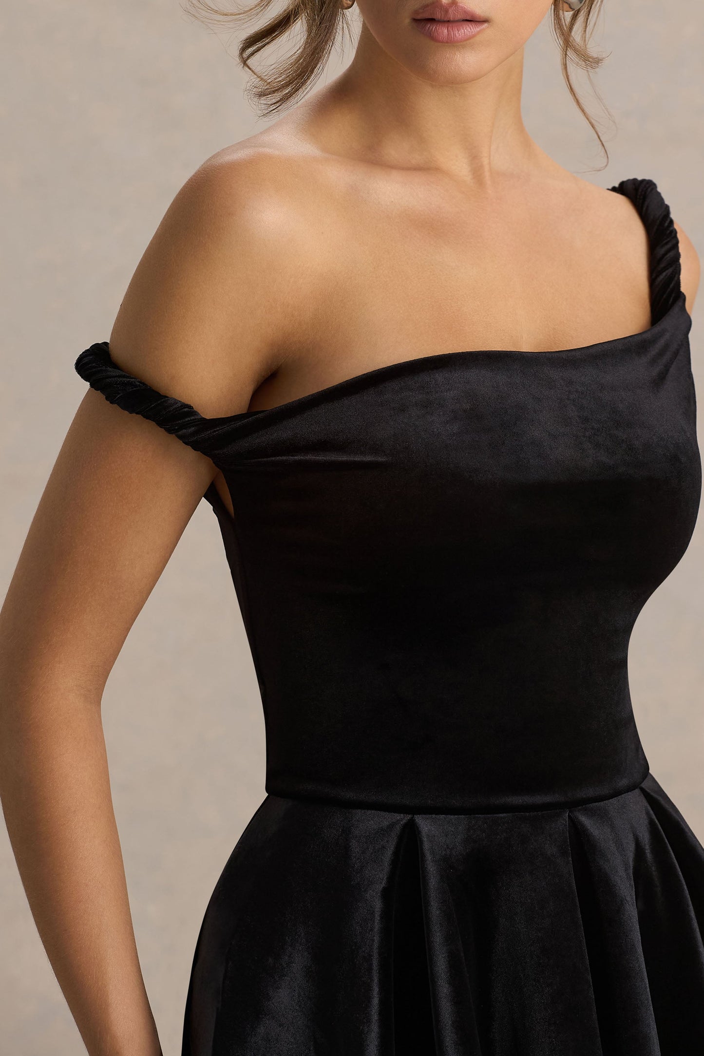 Leticia | Black Velvet Asymmetric-Neck Velvet Mini Dress With Twist-Sleeve